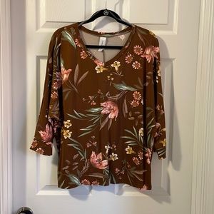Honeyme top size large NWOT